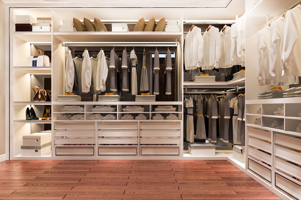 Walk-in Closet Lemari Tinggi