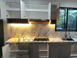 Kitchen Set & Lemari Kulkas Blockboard Finishing HPL 500cm x 60cm x 250cm - Bapak Yana Supriyatna