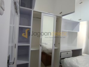 Lemari Full Ceiling Meja Belajar Blockboard Finishing HPL - Ibu Maria