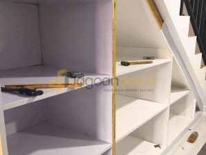 Lemari Bawah Tangga Blockboard Finishing HPL - Ibu Meiti