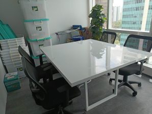Meja Kantor Simpel Minimalis Blockboard Finishing HPL - PT. Peoplyee Tech Indonesia