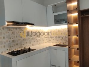 Kitchen Set Kabinet Atas Bawah Blockboard Finishing HPL Kombinasi Lemari Kaca - Ibu Eny
