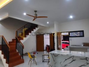 Meja Bar Simpel Elegan Motif Marmer Blockboard Finishing HPL - Ibu Ester