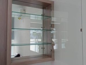 Rak Ambalan Pajangan Kombinasi Blockboard Finishing HPL Kaca Cermin - PT Otomotif Indo Global