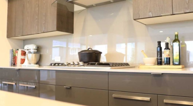 Backsplash Cermin