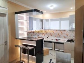 Kitchen Set Letter U Include Meja Bar Aesthetic Blockboard Finishing HPL - Ibu Ani Yulianti